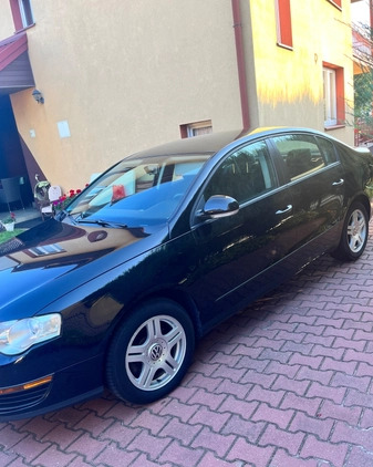 Volkswagen Passat cena 18900 przebieg: 320000, rok produkcji 2008 z Łuków małe 46